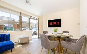 Prime Luxury, Heathrow, Freeparking, Wifi, Netflix
